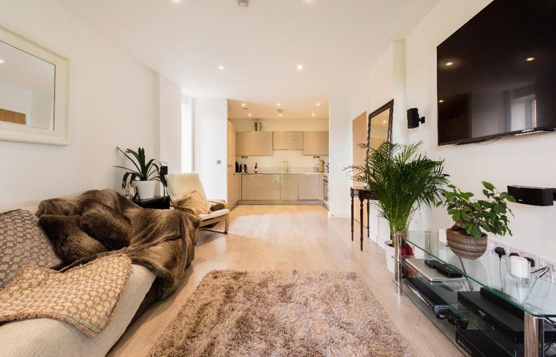 לונדון Lovely 2 Bed Apartment 15Mins From Bond St מראה חיצוני תמונה
