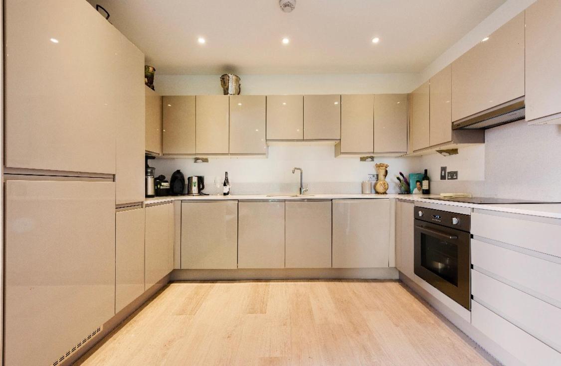 לונדון Lovely 2 Bed Apartment 15Mins From Bond St מראה חיצוני תמונה