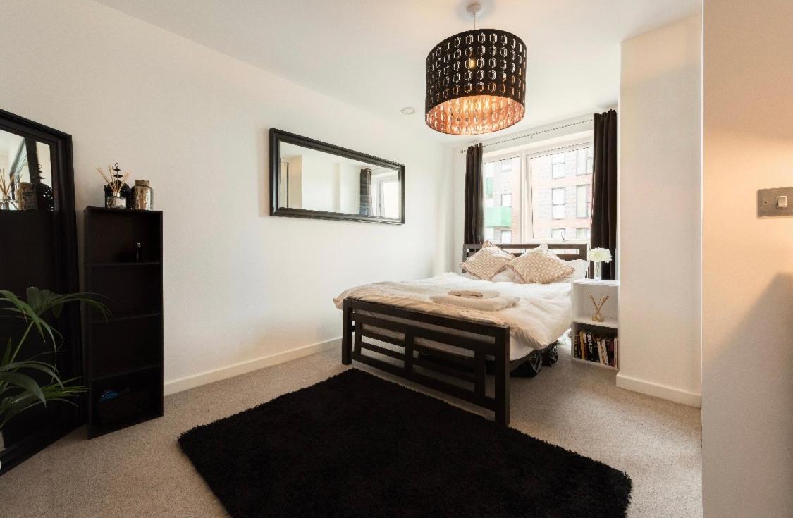 לונדון Lovely 2 Bed Apartment 15Mins From Bond St מראה חיצוני תמונה