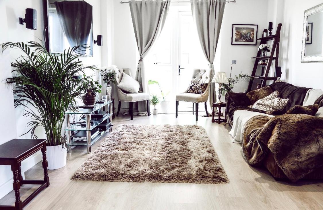 לונדון Lovely 2 Bed Apartment 15Mins From Bond St מראה חיצוני תמונה